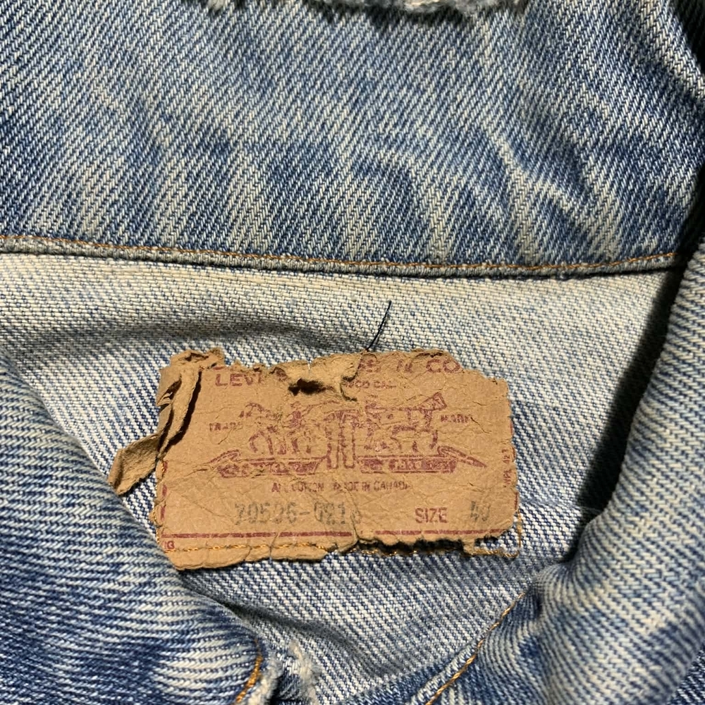 Vintage 80s Levi's Light Blue Denim Jacket - Picture 3 of 9